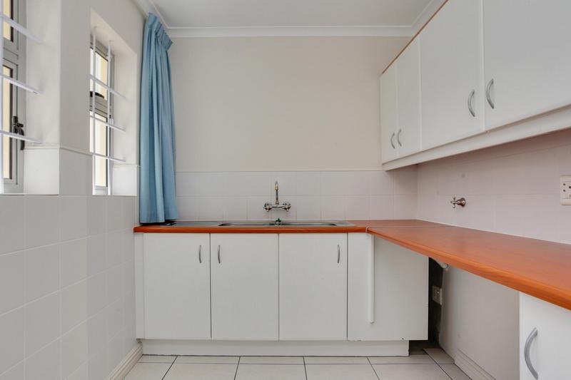 To Let 3 Bedroom Property for Rent in Claremont Western Cape